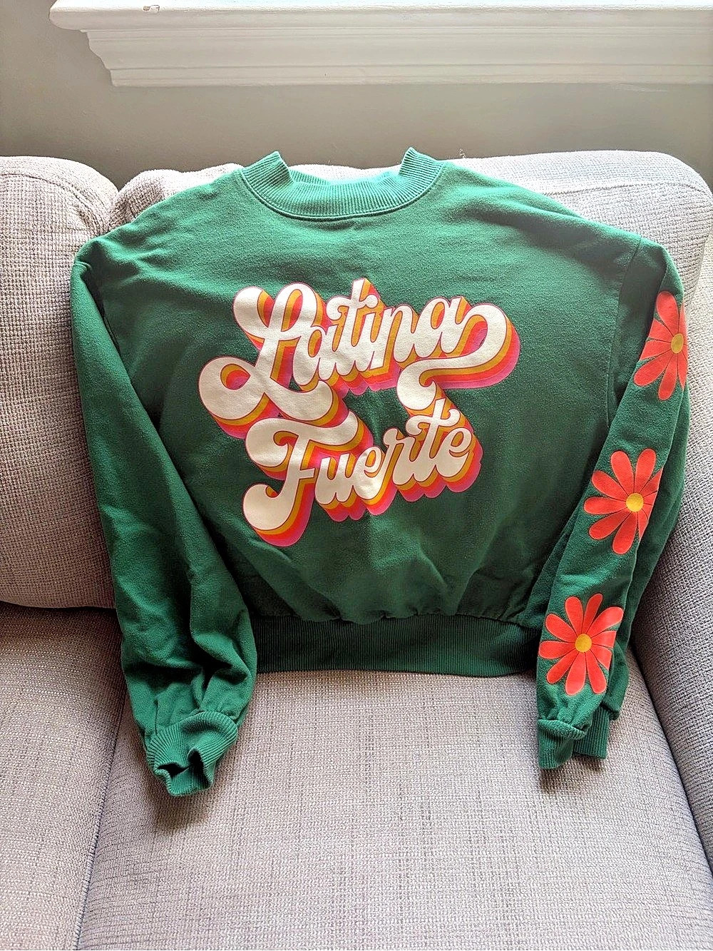 Latino Heritage Floral Graphic Sweatshirt in Green Size XS